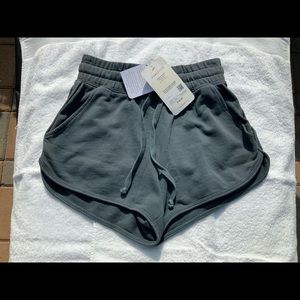 FABLETICS 🩳🩳SUE SWEATSHORTS II 🌹NWT!!🌹XXS 🌈🎾